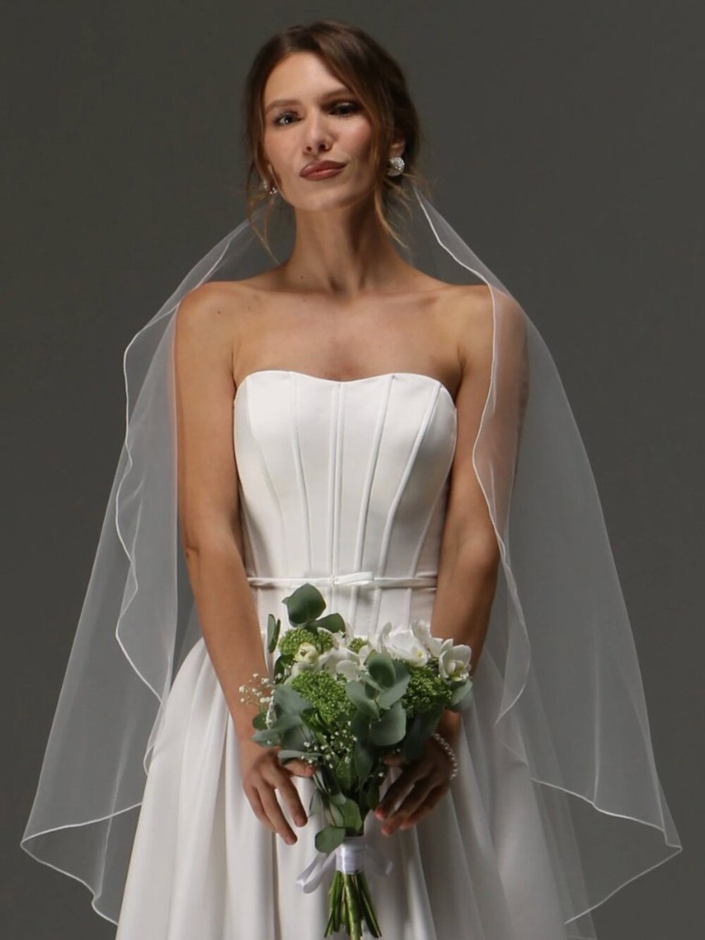 Cathedral One Tier Cascade Veil – Pencil Edge Classic Ivory Bride